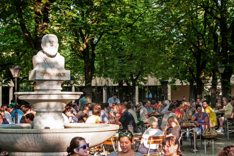 Paulaner-Garten - der Brunnen